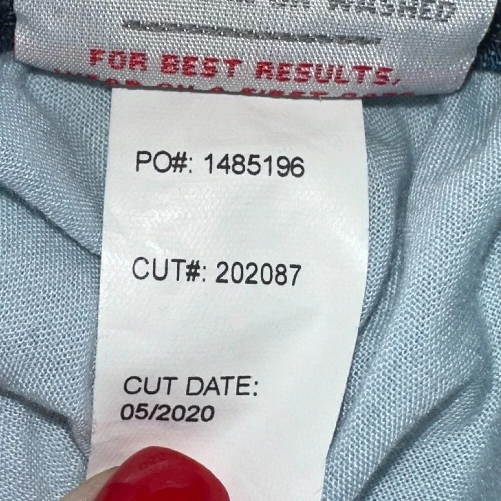 Women's Torrid Boyfriend Cut Cropped Denim Jeans Size 28S - Picture 7 of 7